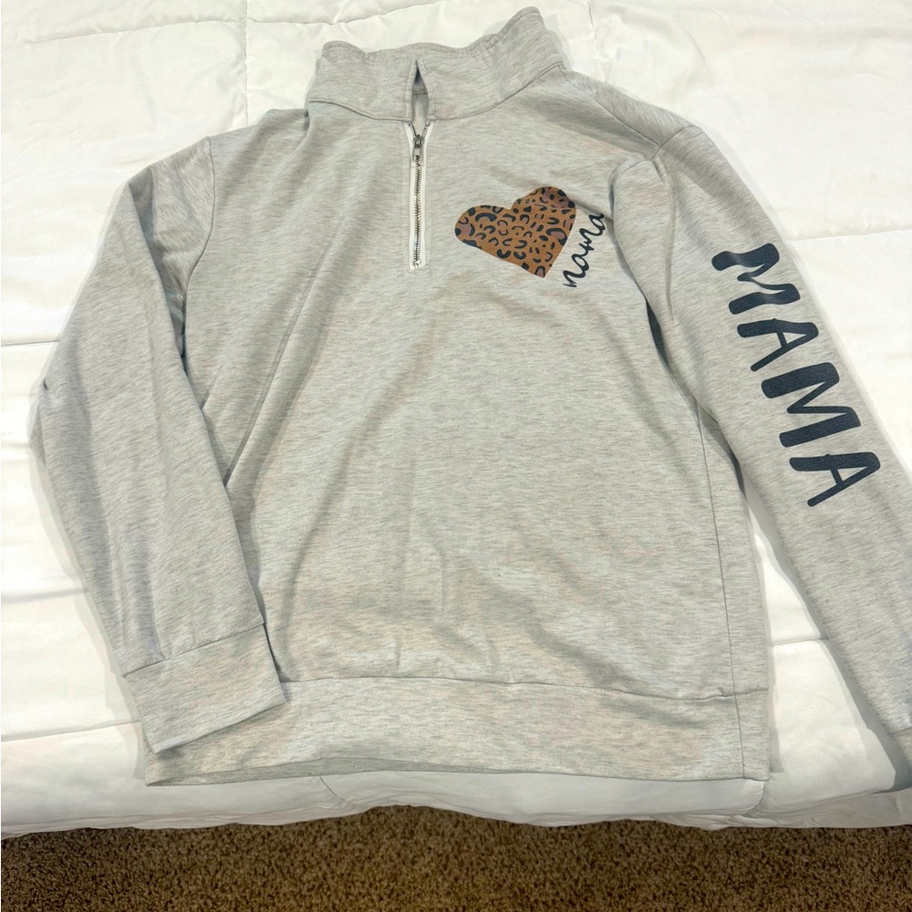 Mama sweatshirt.